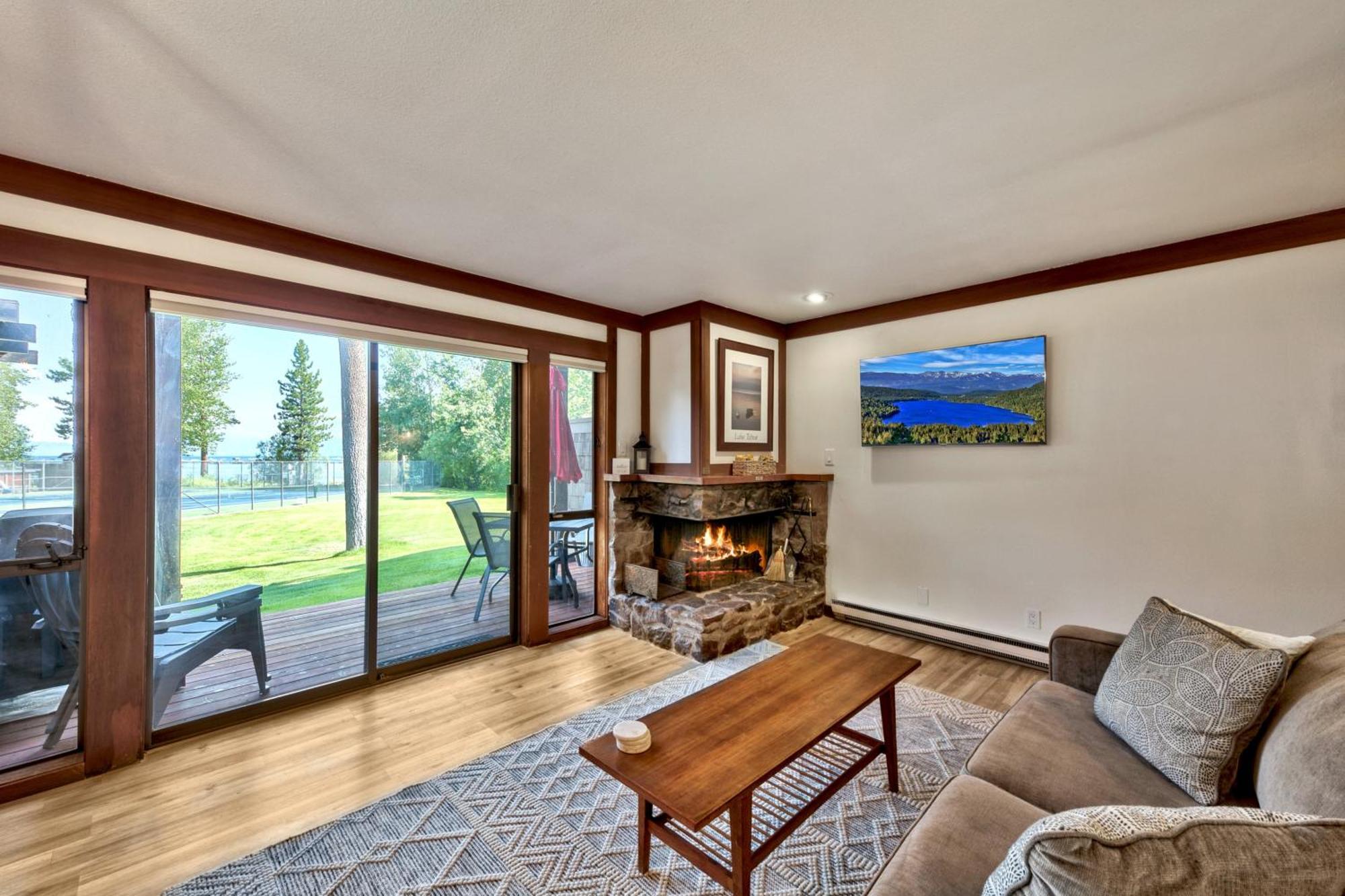 Beautiful Remodeled Condo In Tahoe City Extérieur photo
